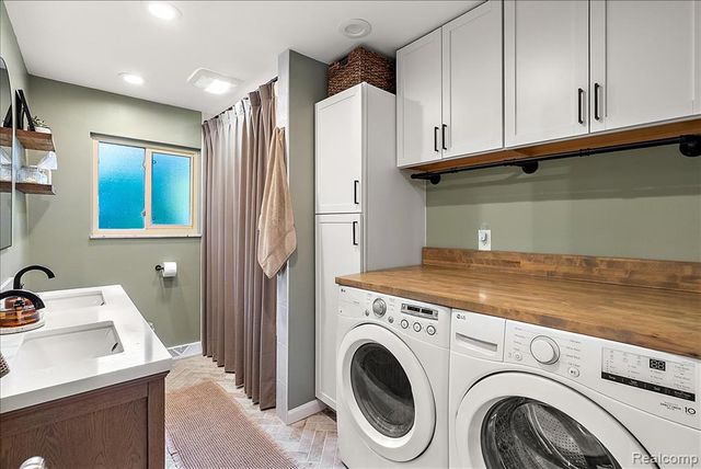 6023 Paramus, Clarkston, MI 48346