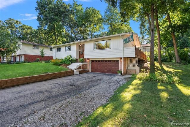 6023 Paramus, Clarkston, MI 48346