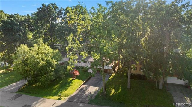 6023 Paramus, Clarkston, MI 48346