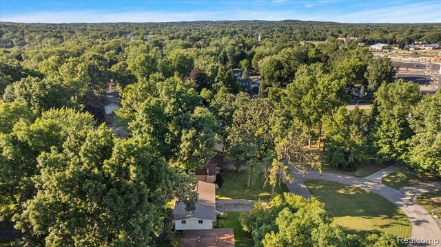 6023 Paramus, Clarkston, MI 48346
