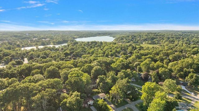 6023 Paramus, Clarkston, MI 48346