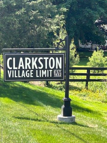 6023 Paramus, Clarkston, MI 48346