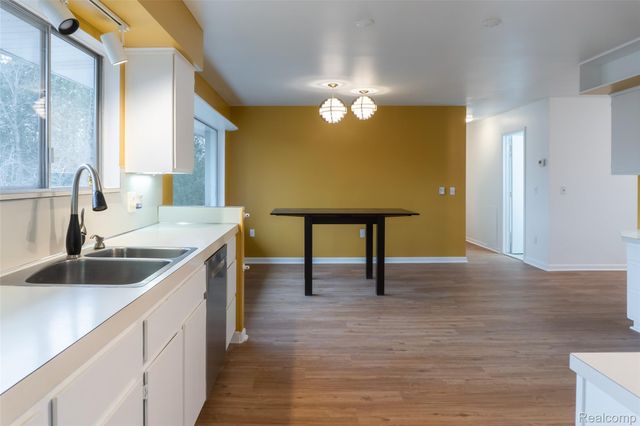 30540 N Greenbriar Road, Franklin Village, MI 48025