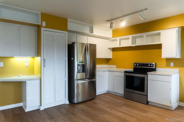 30540 N Greenbriar Road, Franklin Village, MI 48025