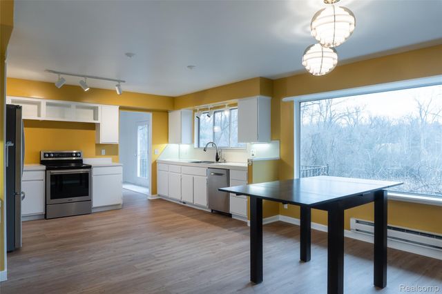 30540 N Greenbriar Road, Franklin Village, MI 48025