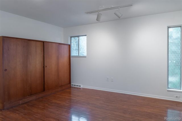 30540 N Greenbriar Road, Franklin Village, MI 48025