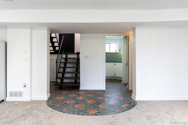 30540 N Greenbriar Road, Franklin Village, MI 48025