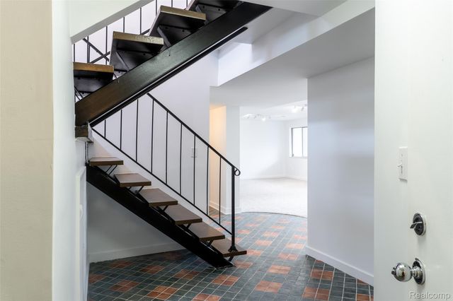 30540 N Greenbriar Road, Franklin Village, MI 48025