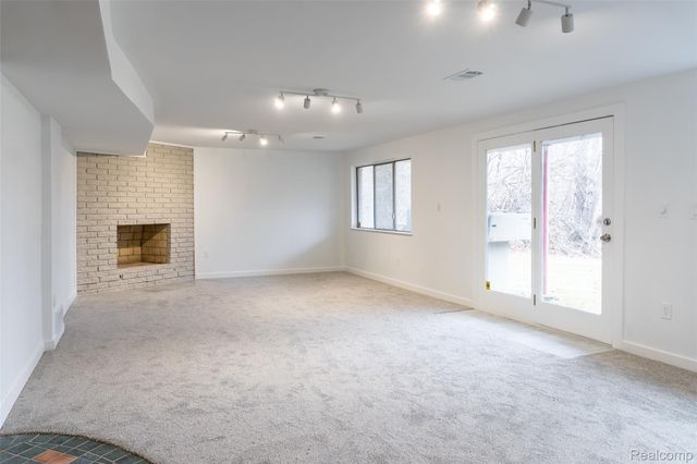 30540 N Greenbriar Road, Franklin Village, MI 48025