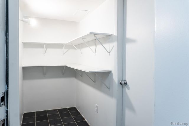 30540 N Greenbriar Road, Franklin Village, MI 48025