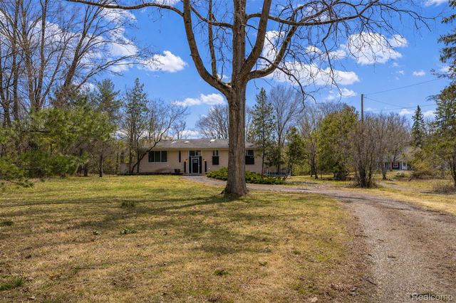 30540 N Greenbriar Road, Franklin Village, MI 48025