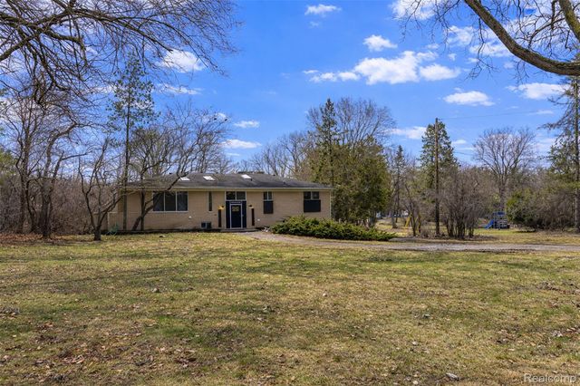 30540 N Greenbriar Road, Franklin Village, MI 48025