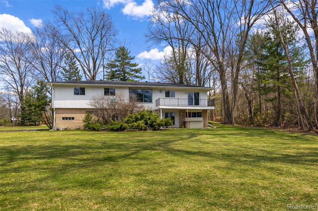 30540 N Greenbriar Road, Franklin Village, MI 48025