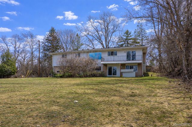 30540 N Greenbriar Road, Franklin Village, MI 48025