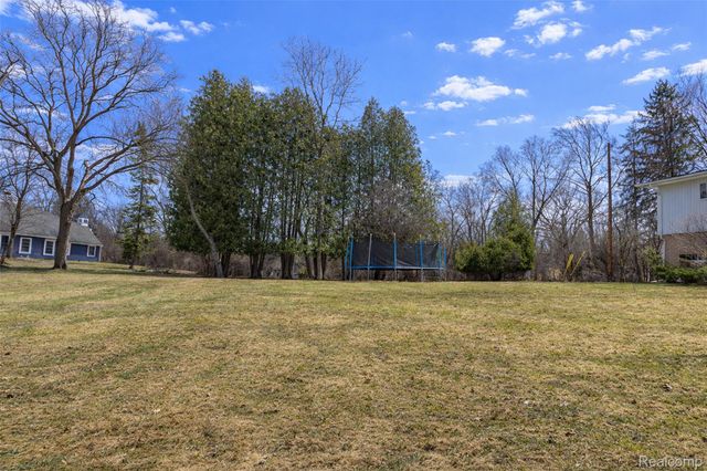 30540 N Greenbriar Road, Franklin Village, MI 48025