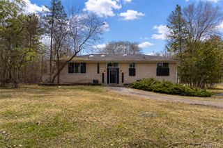 30540 N Greenbriar Road, Franklin Village, MI 48025