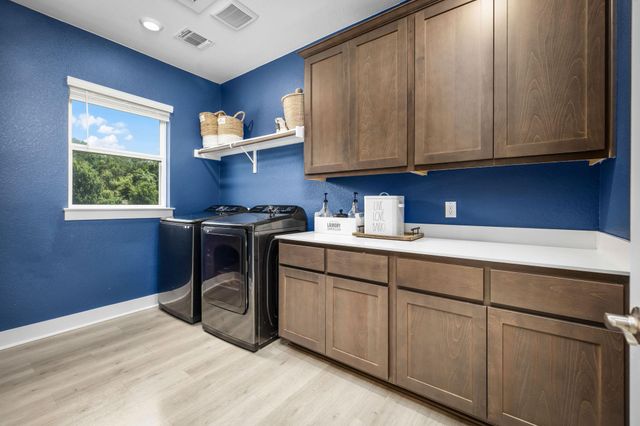 132 McNaughton DR, Liberty Hill, TX 78642