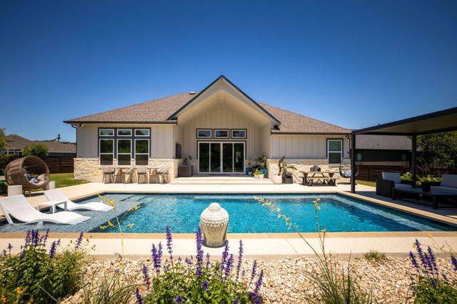 132 McNaughton DR, Liberty Hill, TX 78642