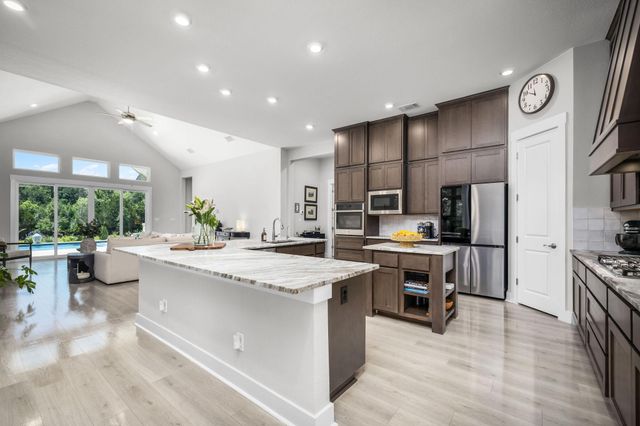 132 McNaughton DR, Liberty Hill, TX 78642