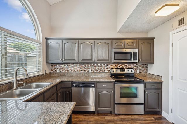 2068 Sienna Trail, Lewisville, TX 75067