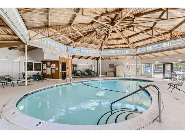 10411 Cedar Lake Road 208, Minnetonka, MN 55305