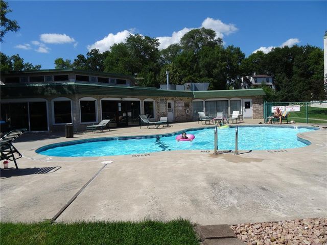10411 Cedar Lake Road 208, Minnetonka, MN 55305