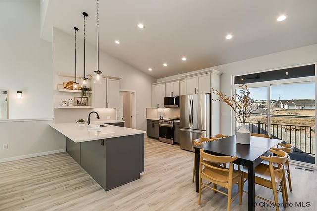 3949 SADDLEBACK LN, Cheyenne, WY 82001