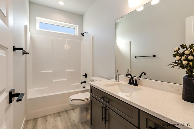 3949 SADDLEBACK LN, Cheyenne, WY 82001