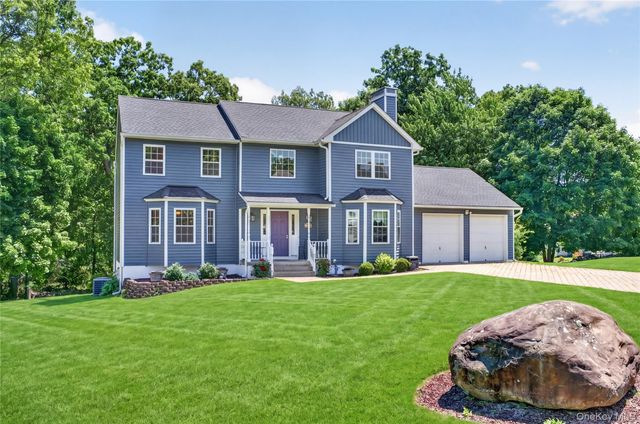 22 Hampton Place, Cornwall, NY 12518