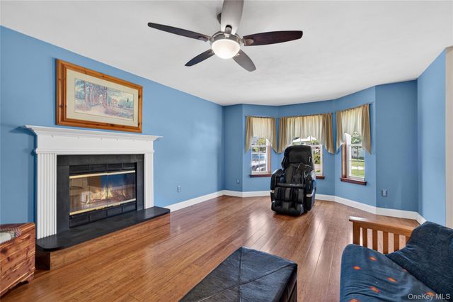 22 Hampton Place, Cornwall, NY 12518