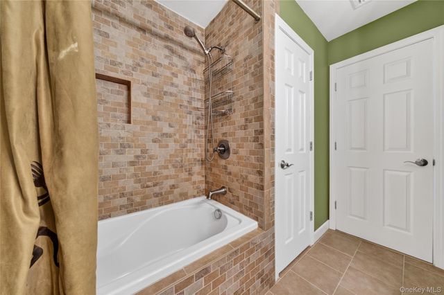 22 Hampton Place, Cornwall, NY 12518