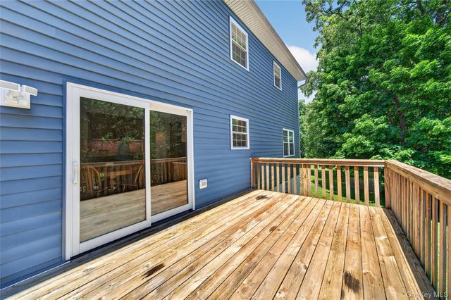 22 Hampton Place, Cornwall, NY 12518