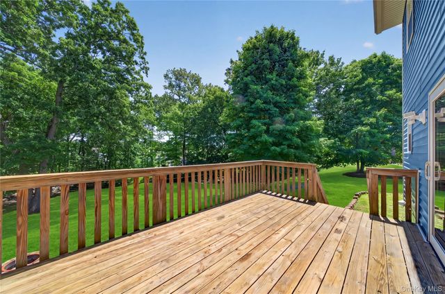 22 Hampton Place, Cornwall, NY 12518