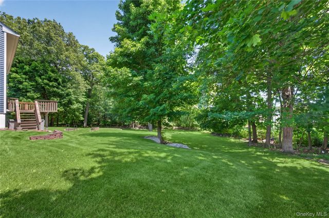 22 Hampton Place, Cornwall, NY 12518