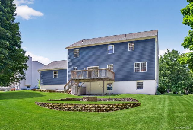 22 Hampton Place, Cornwall, NY 12518