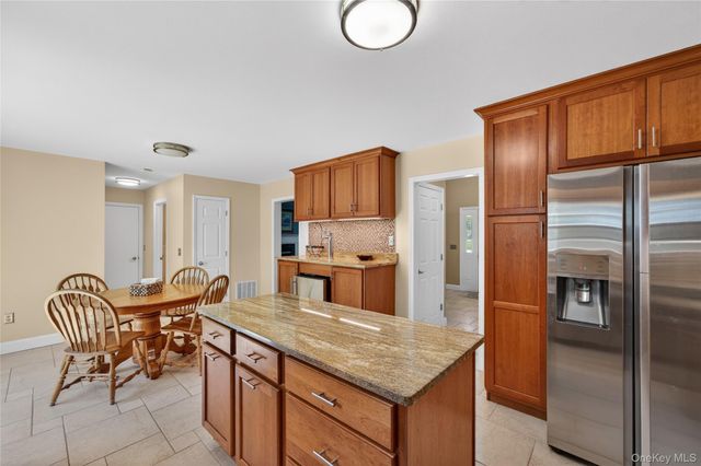 22 Hampton Place, Cornwall, NY 12518