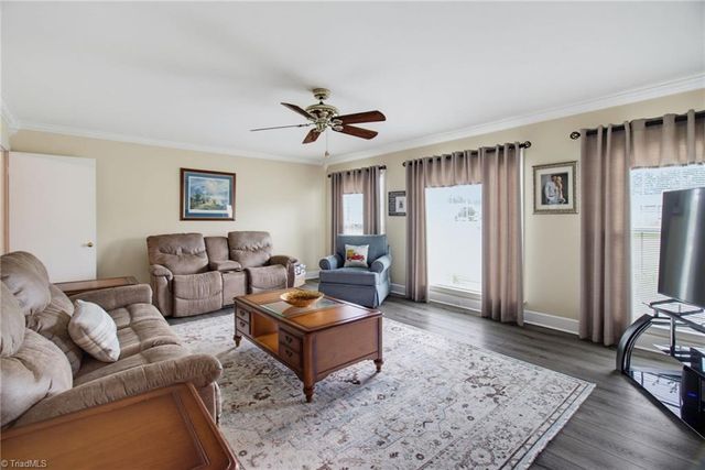 4264 High Point Road, Winston-salem, NC 27107