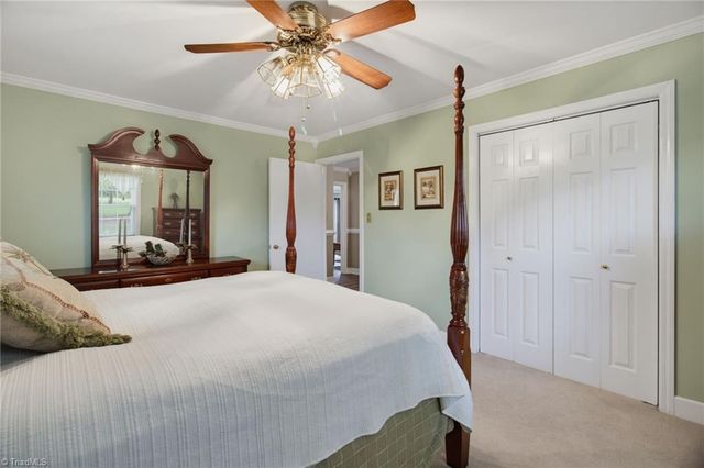 4264 High Point Road, Winston-salem, NC 27107