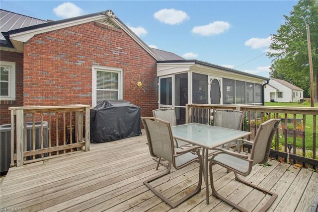 4264 High Point Road, Winston-salem, NC 27107