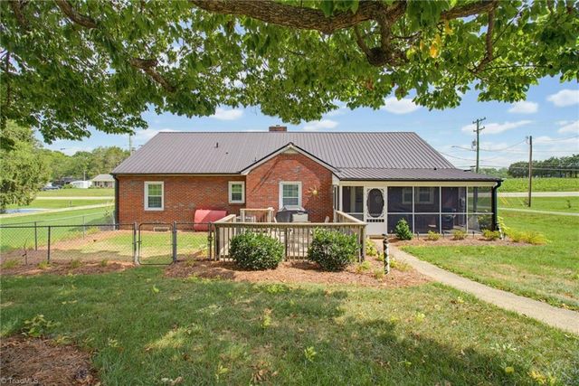 4264 High Point Road, Winston-salem, NC 27107