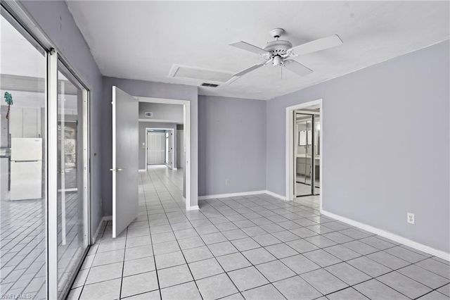 9753 Maplecrest CIR, Lehigh Acres, FL 33936