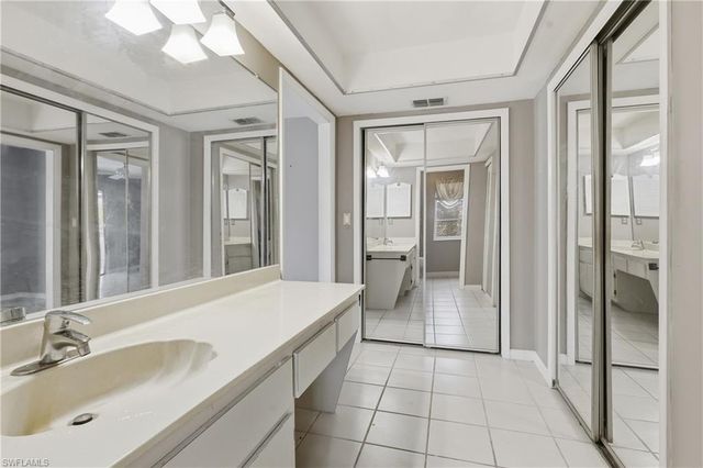 9753 Maplecrest CIR, Lehigh Acres, FL 33936
