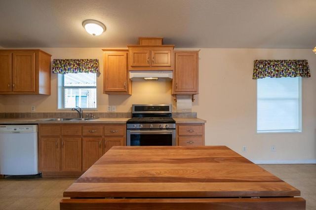 275 Burnett Avenue, Morgan Hill, CA 95037