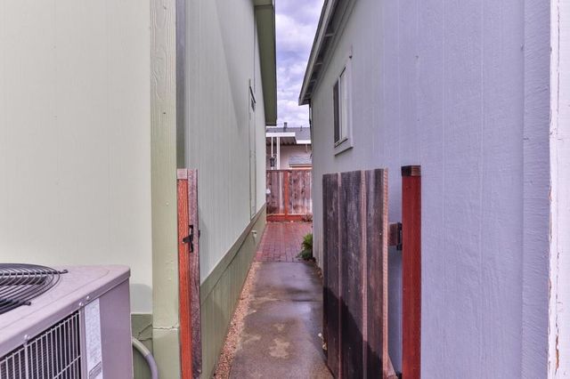 275 Burnett Avenue, Morgan Hill, CA 95037