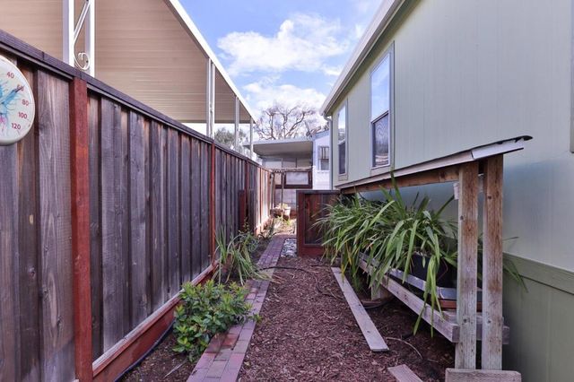 275 Burnett Avenue, Morgan Hill, CA 95037