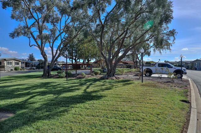 275 Burnett Avenue, Morgan Hill, CA 95037