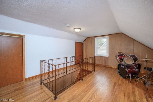 2751 Valley Road, Cuyahoga Falls, OH 44223