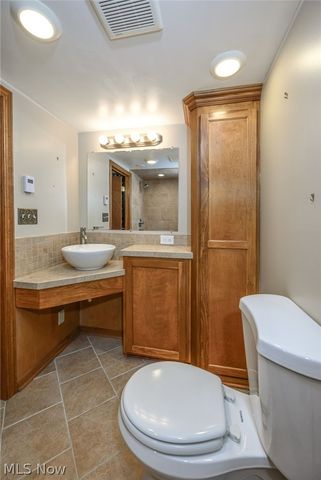2751 Valley Road, Cuyahoga Falls, OH 44223