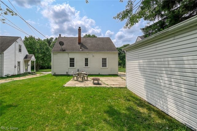 2751 Valley Road, Cuyahoga Falls, OH 44223