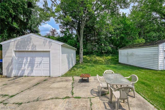 2751 Valley Road, Cuyahoga Falls, OH 44223